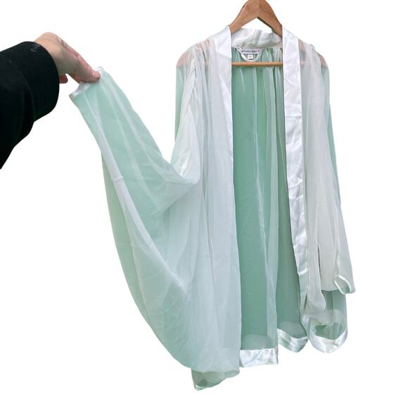 Victoria’s Secret Sheer White Chiffon Kimono Robe Bridal Romantic Feminine 0S - Picture 4 of 6